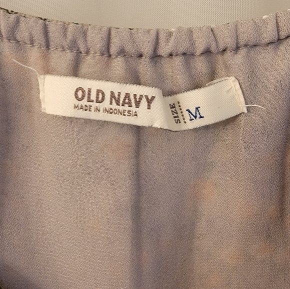 Old Navy Boho Sleeveless Grey Floral Top, Size Medium - Picture 7 of 10